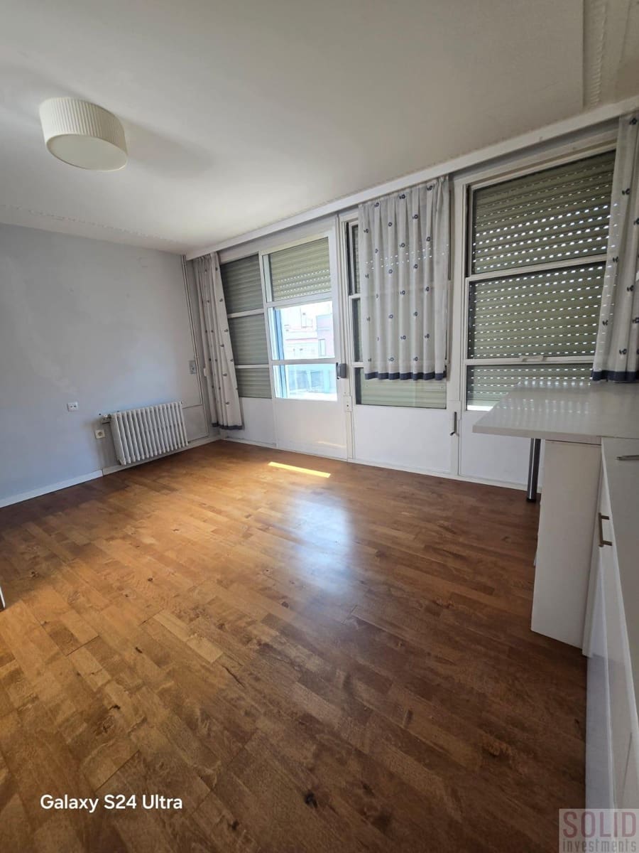 4 slaapkamer Flat te huur in Valencia stad - € 3.000 (Ref: 9146415)