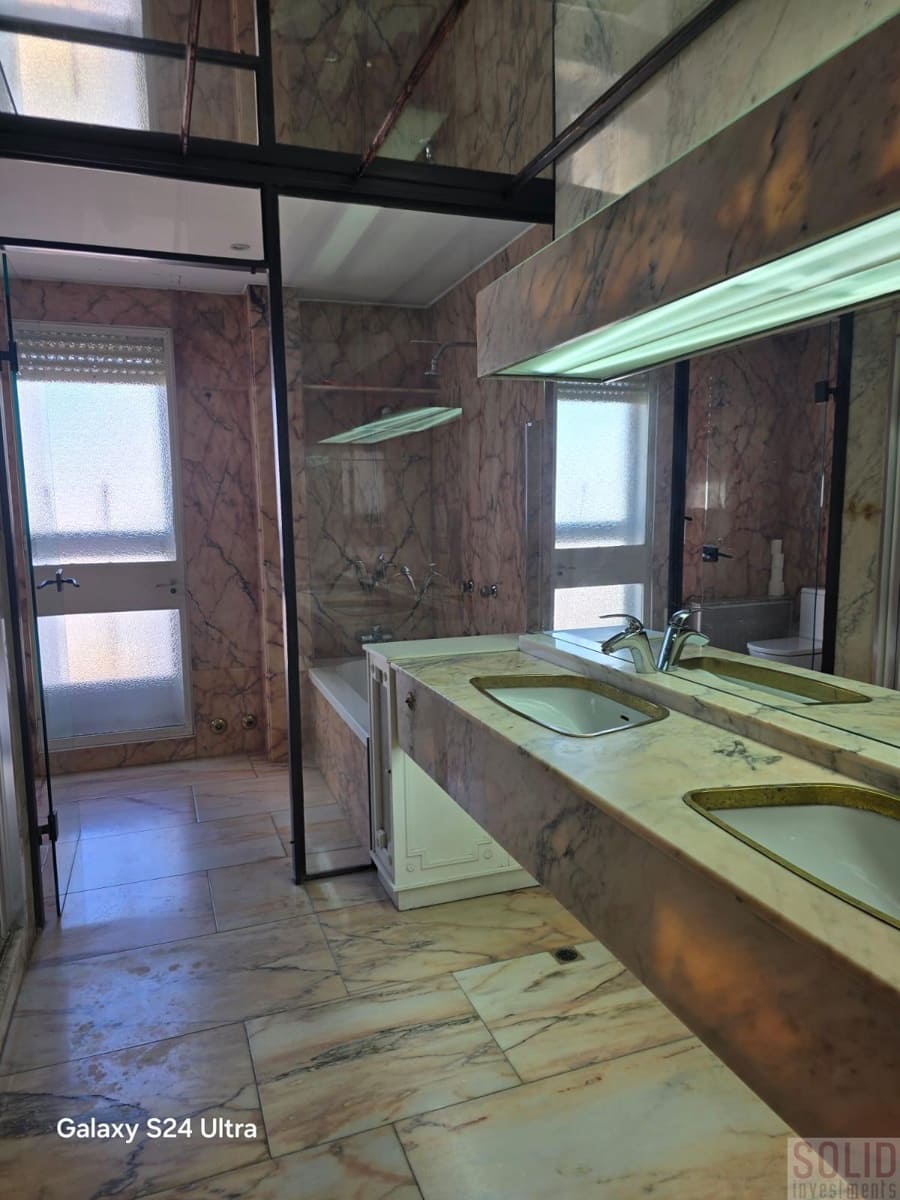 4 slaapkamer Flat te huur in Valencia stad - € 3.000 (Ref: 9146415)