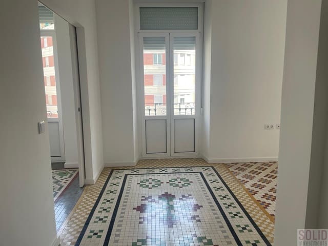 3 bedroom Flat for rent in La Gran Via, Valencia city - € 2,000 (Ref: 9171306)