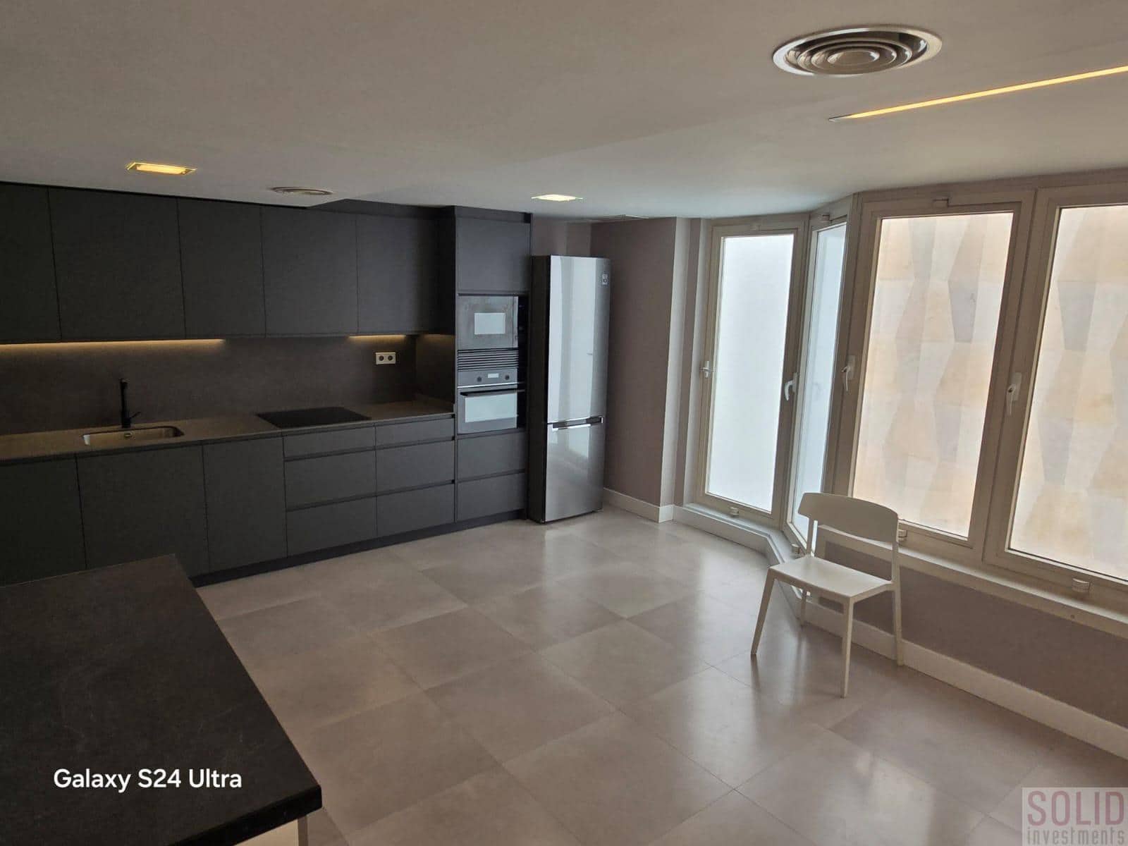 3 sypialnia Mieszkanie do wynajęcia w Miasto Walencja - 2 000 € (Ref: 9211602)