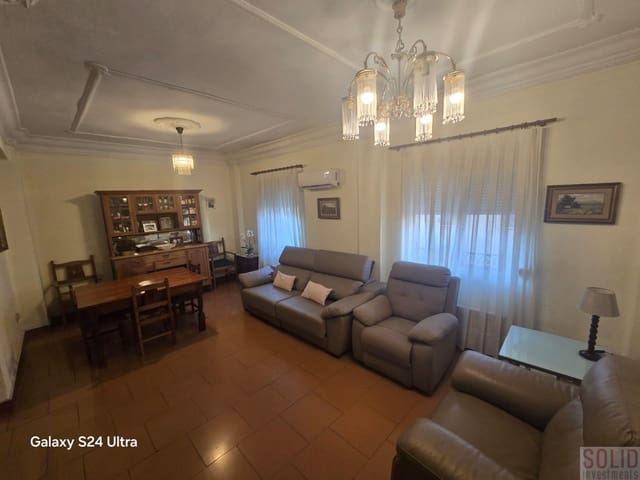 3 bedroom Flat for sale in Arrancapins, Valencia city - € 330,000 (Ref: 9216607)