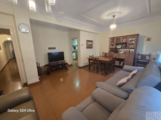 3 bedroom Flat for sale in Arrancapins, Valencia city - € 330,000 (Ref: 9216607)