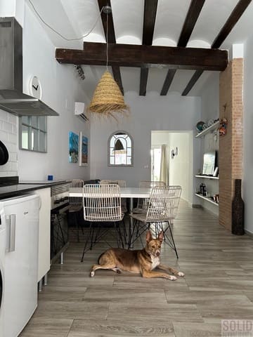 2 slaapkamer Appartement te huur in Cabanyal-Canyamelar, Valencia stad - € 2.200 (Ref: 9235778)