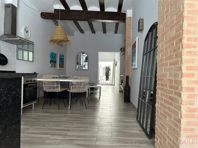 2 slaapkamer Appartement te huur in Cabanyal-Canyamelar, Valencia stad - € 2.200 (Ref: 9235778)