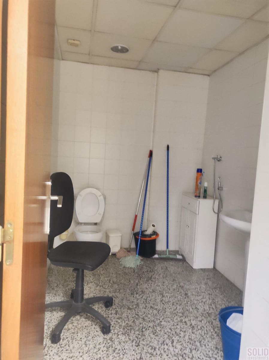 Local Commercial de 8 chambres à louer à Valence ville - 4 800 € (Ref: 9271854)