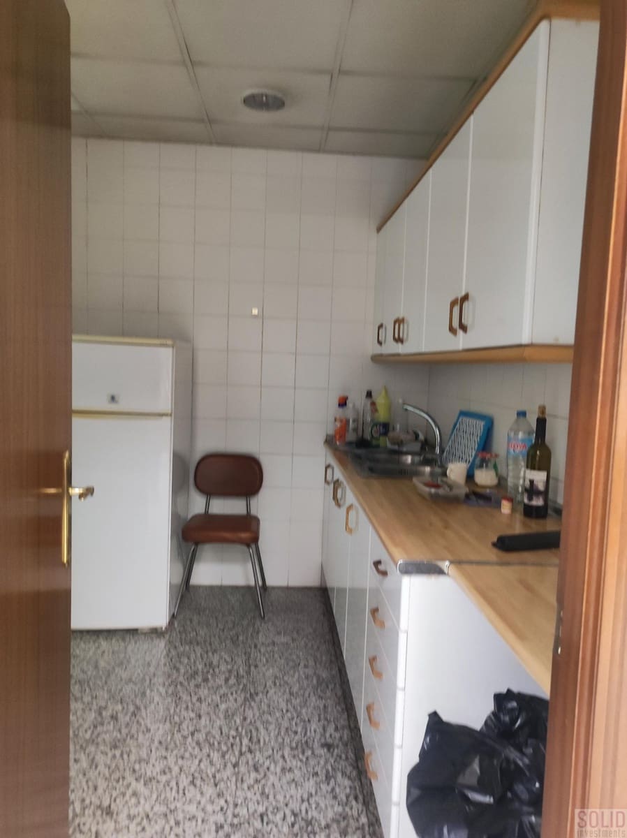 Local Commercial de 8 chambres à louer à Valence ville - 4 800 € (Ref: 9271854)