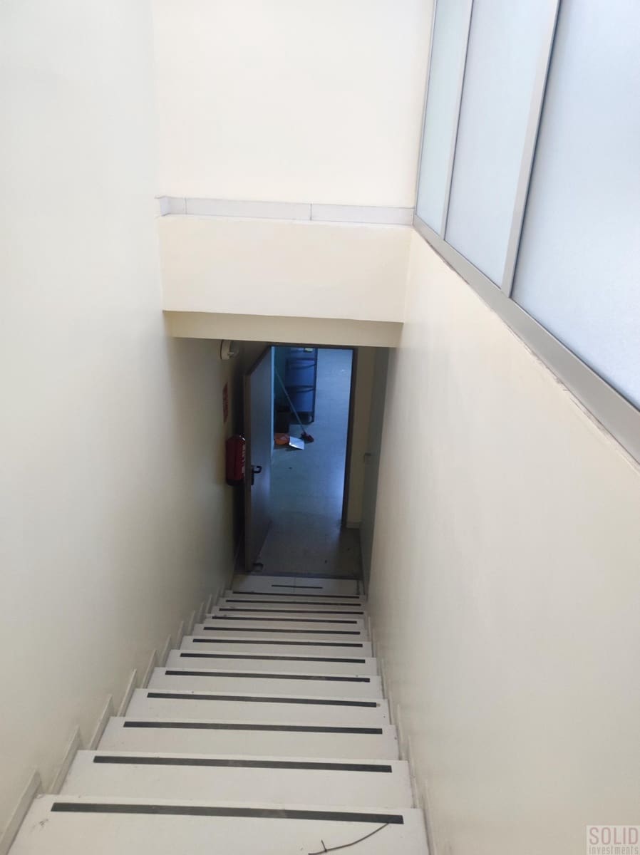 Local Commercial de 8 chambres à louer à Valence ville - 4 800 € (Ref: 9271854)