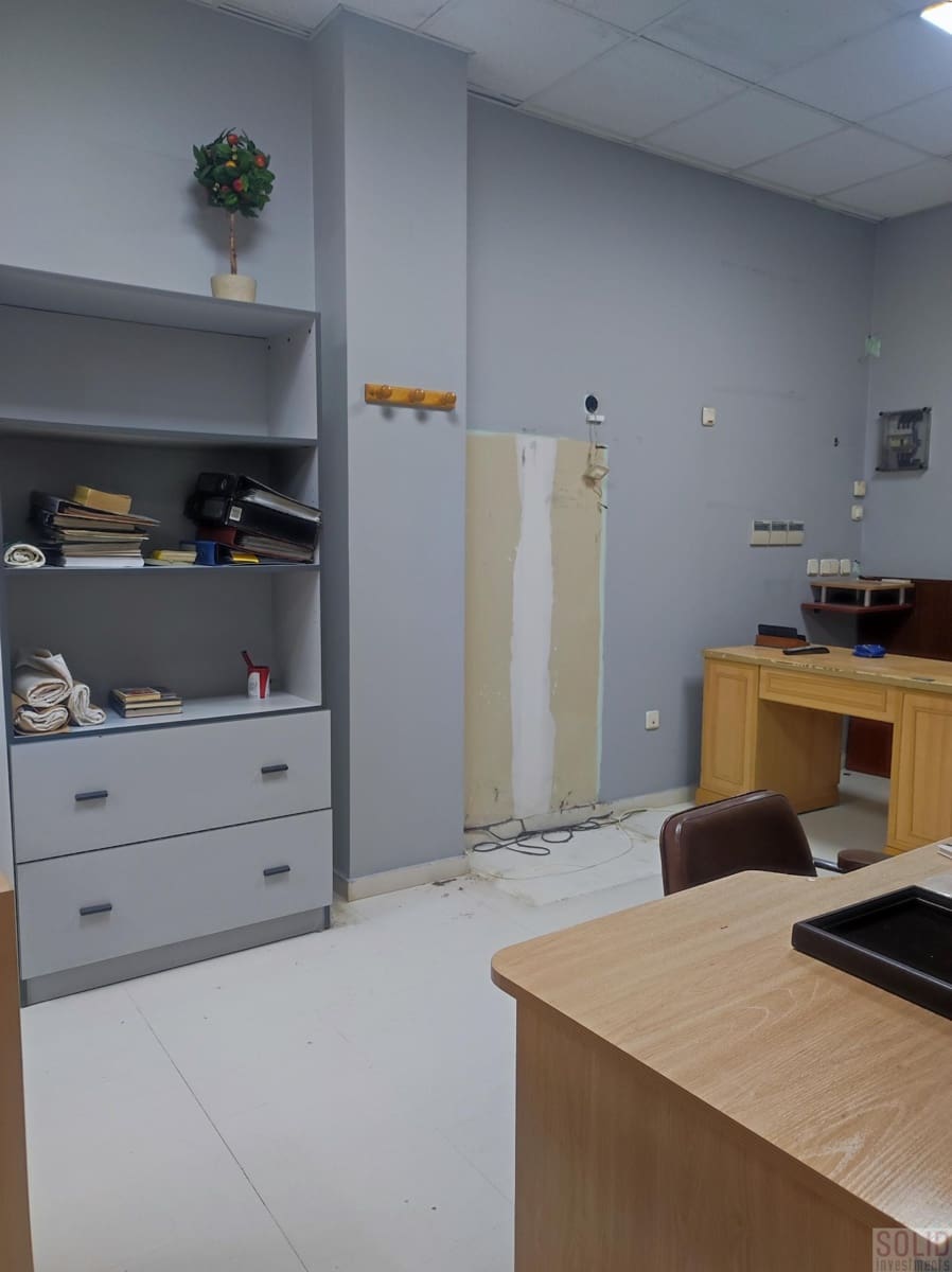 Local Commercial de 8 chambres à louer à Valence ville - 4 800 € (Ref: 9271854)