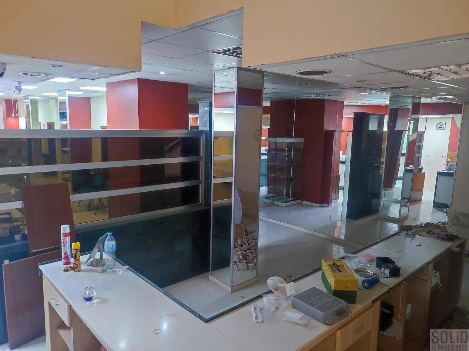 Local Commercial de 8 chambres à louer à Valence ville - 4 800 € (Ref: 9271854)