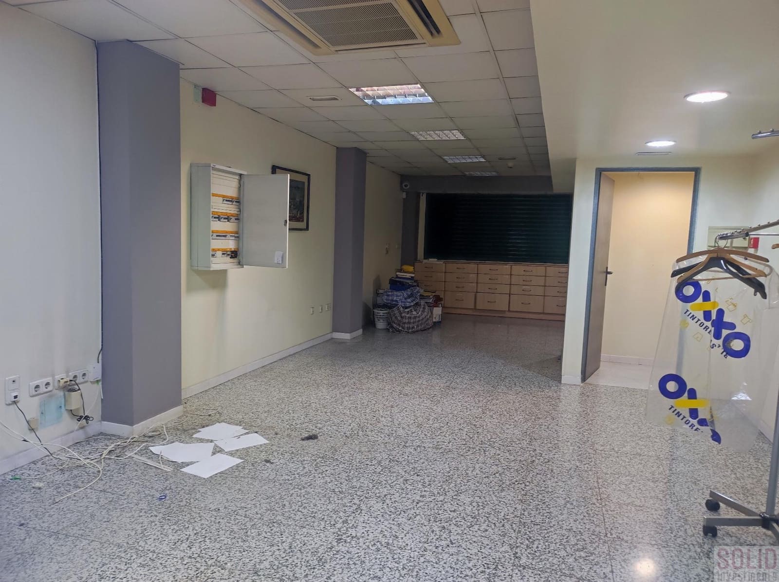 Local Commercial de 8 chambres à louer à Valence ville - 4 800 € (Ref: 9271854)