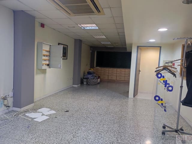 Local Commercial de 8 chambres à louer à Sant Francesc, Valence ville - 4 800 € (Ref: 9271854)