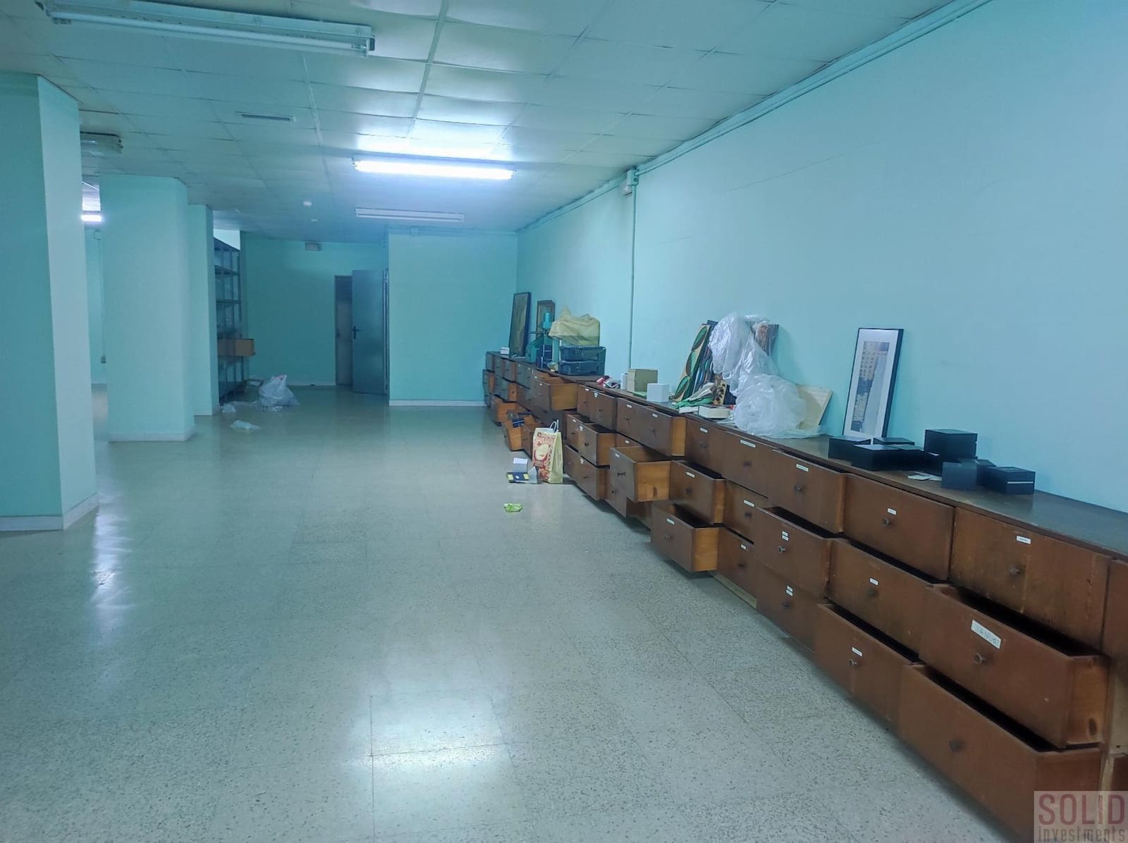 Local Commercial de 8 chambres à louer à Valence ville - 4 800 € (Ref: 9271854)