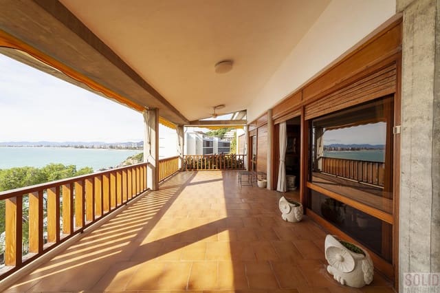 6 bedroom Villa for sale in Oropesa  with pool - € 2,580,000 (Ref: 9329890)