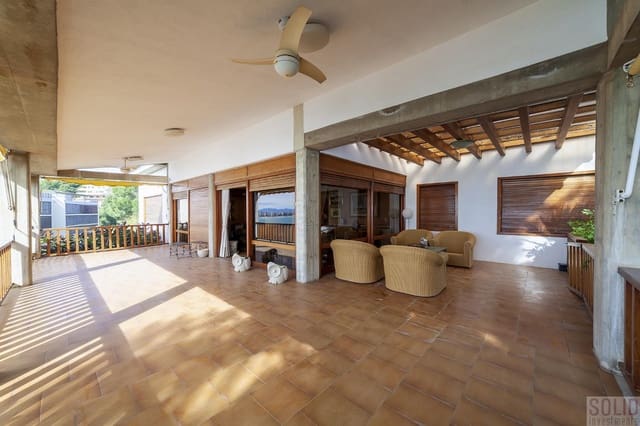 6 bedroom Villa for sale in Oropesa  with pool - € 2,580,000 (Ref: 9329890)