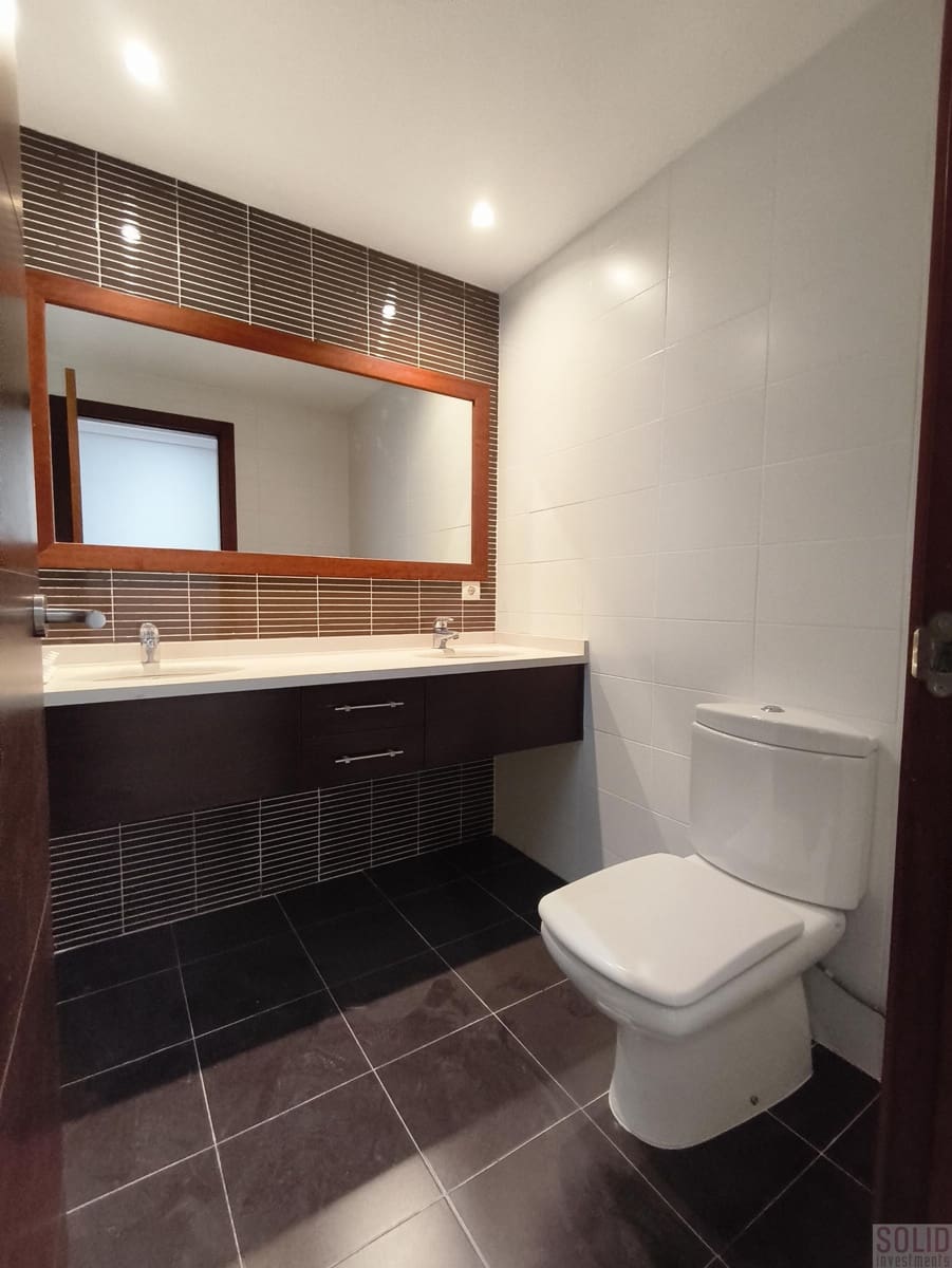 4 bedroom Flat for rent in Valencia city - € 2,500 (Ref: 9337220)