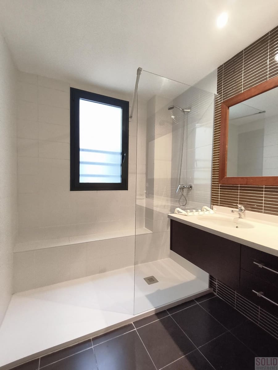 4 bedroom Flat for rent in Valencia city - € 2,500 (Ref: 9337220)