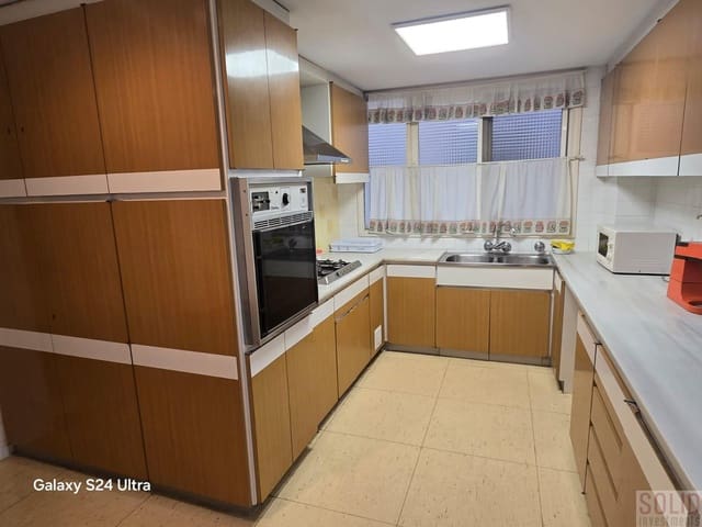 5 soveværelse Lejlighed til salg i Exposicio, Valencia by - € 1.000.000 (Ref: 9415651)