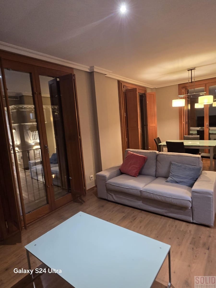 2 bedroom Flat for rent in Valencia city - € 1,450 (Ref: 9445475)