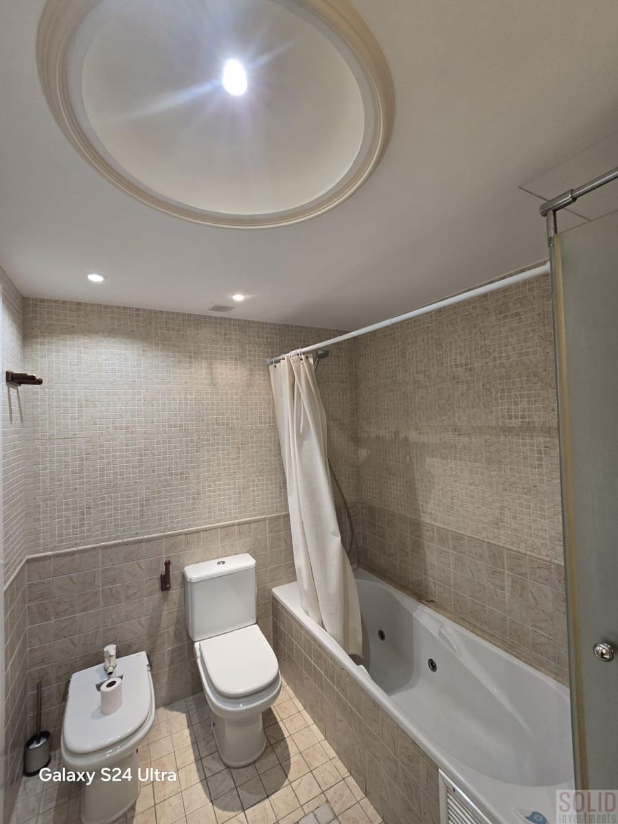 2 bedroom Flat for rent in Valencia city - € 1,450 (Ref: 9445475)