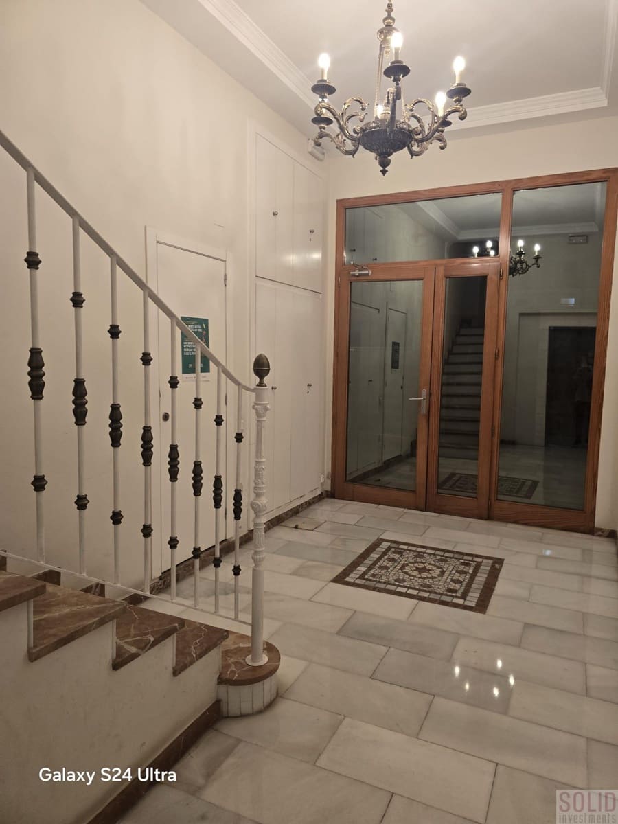 2 bedroom Flat for rent in Valencia city - € 1,450 (Ref: 9445475)