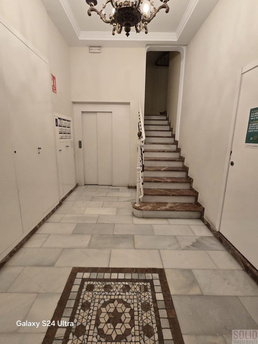 2 bedroom Flat for rent in Valencia city - € 1,450 (Ref: 9445475)