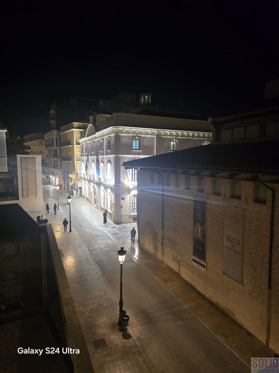 2 bedroom Flat for rent in Valencia city - € 1,450 (Ref: 9445475)