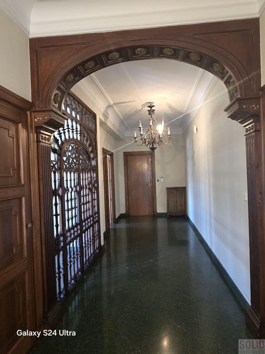 Flat for rent in Valencia city - € 4,300 (Ref: 9841892)