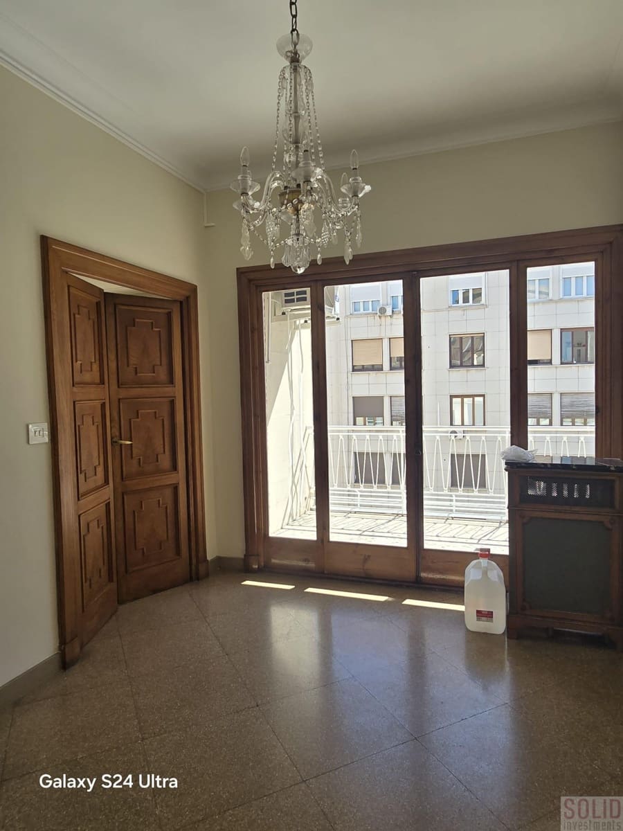 Flat for rent in Valencia city - € 4,300 (Ref: 9841892)