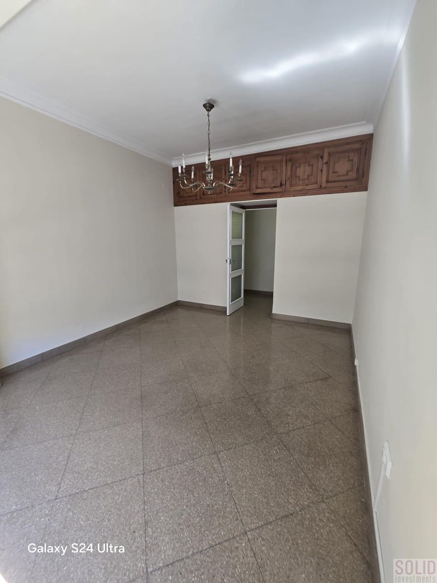 Flat for rent in Valencia city - € 4,300 (Ref: 9841892)