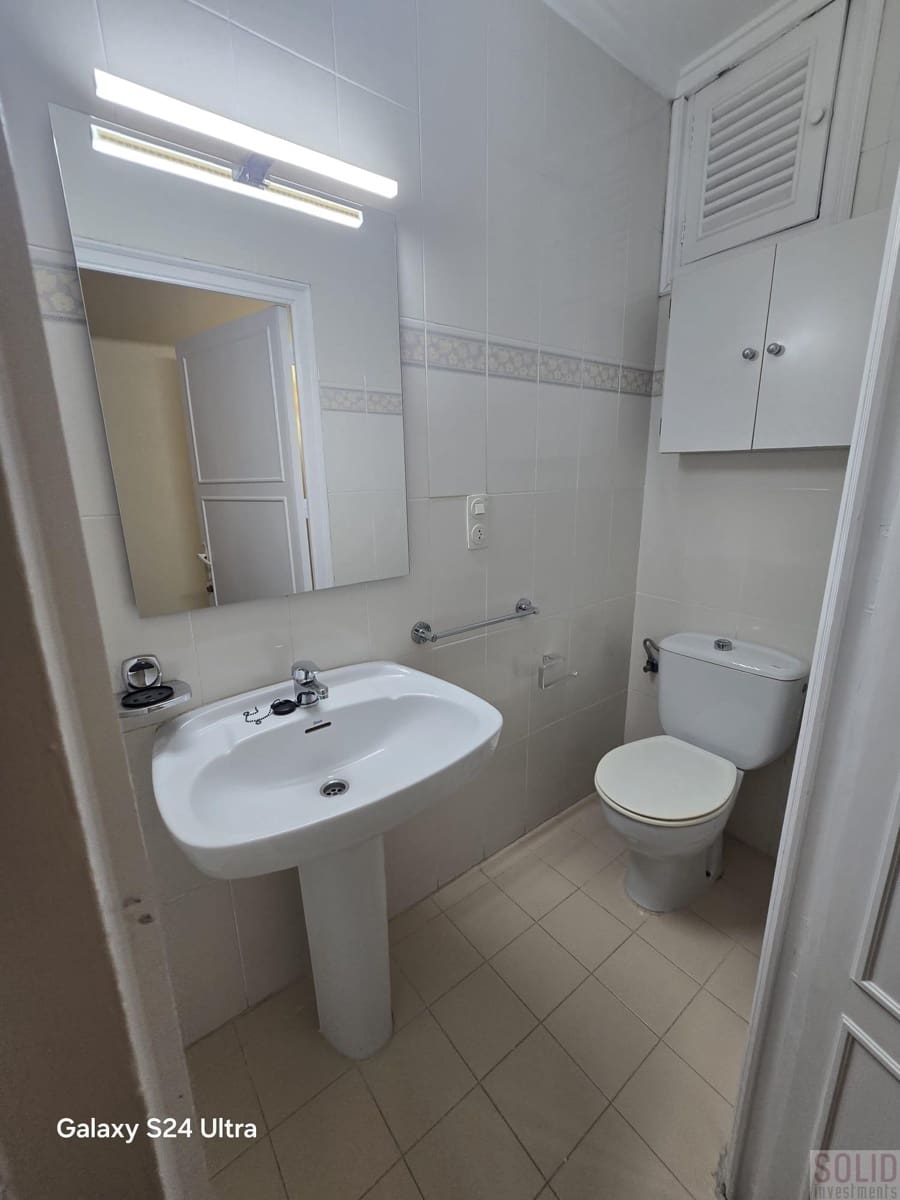 Flat for rent in Valencia city - € 4,300 (Ref: 9841892)