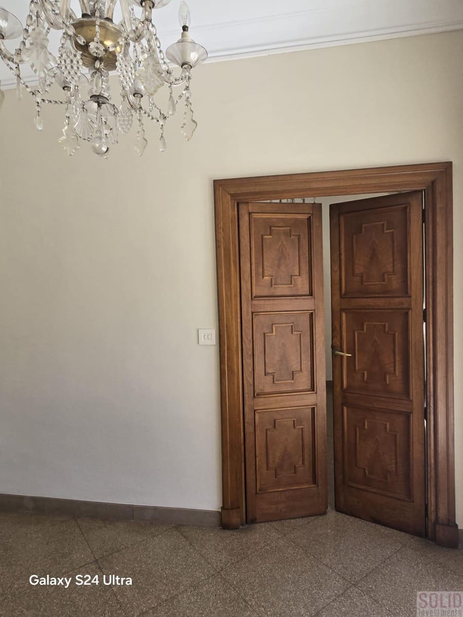 Flat for rent in Valencia city - € 4,300 (Ref: 9841892)