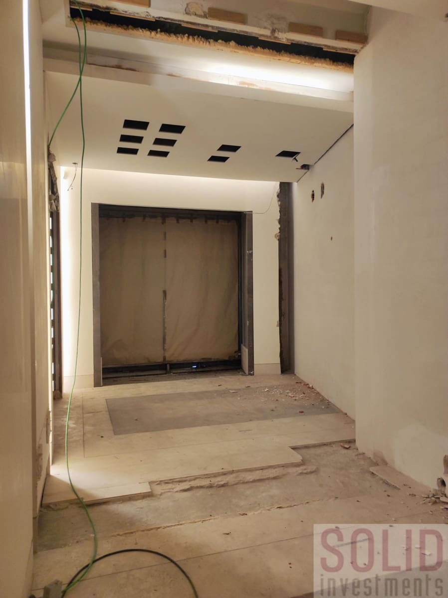 Erhverv til leje i Valencia by med garage - € 12.000 (Ref: 9861220)