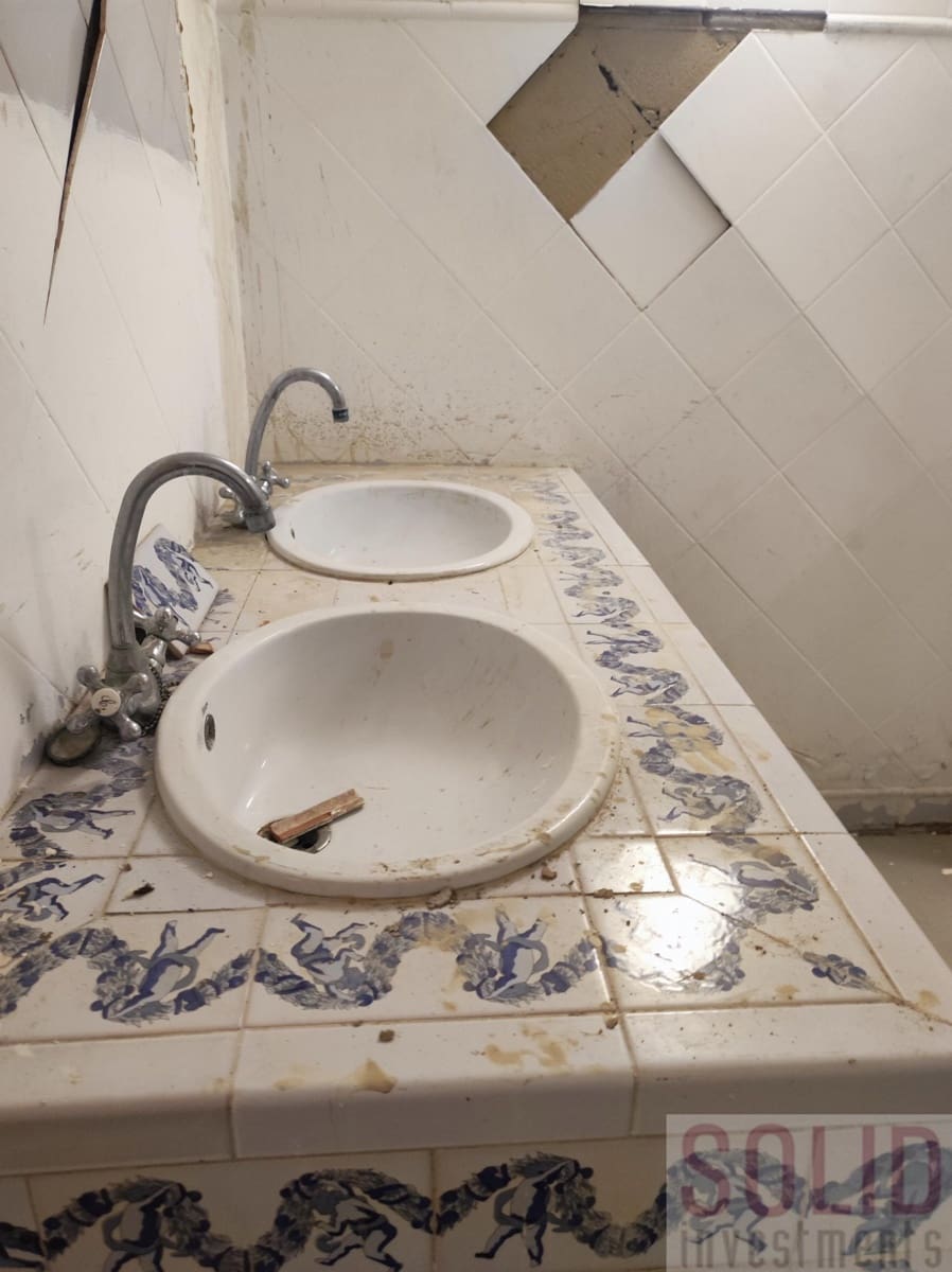 Erhverv til leje i Valencia by med garage - € 12.000 (Ref: 9861220)