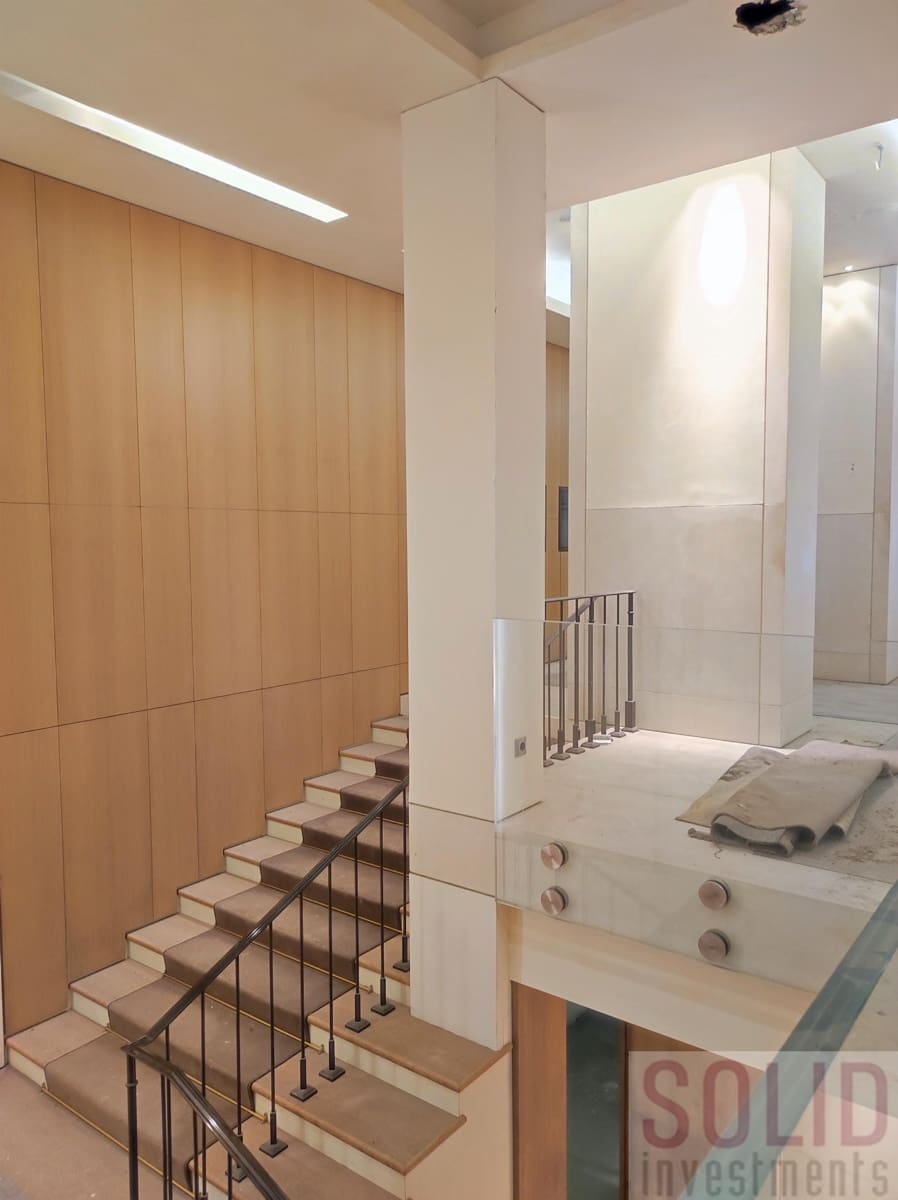 Erhverv til leje i Valencia by med garage - € 12.000 (Ref: 9861220)