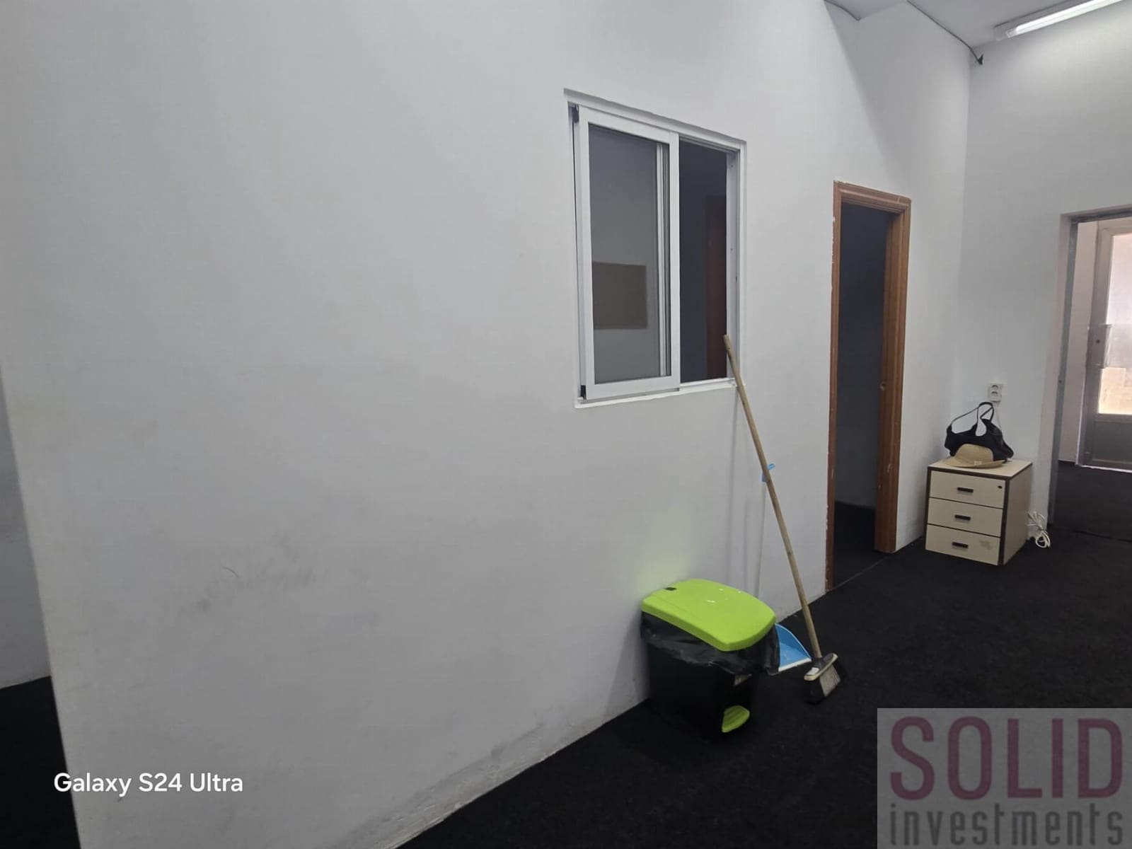 3 makuuhuone Kaupallinen myytävänä paikassa Valencia kaupunki - 180 000 € (Ref: 9952734)