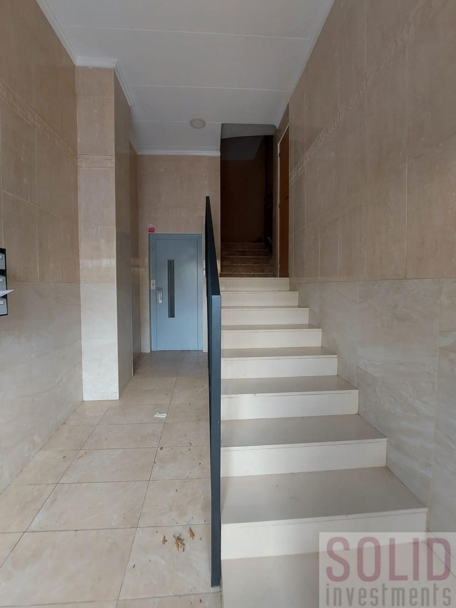 4 slaapkamer Flat te koop in Sedavi - € 180.000 (Ref: 9958848)