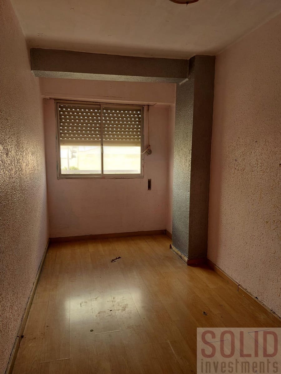 4 slaapkamer Flat te koop in Sedavi - € 180.000 (Ref: 9958848)