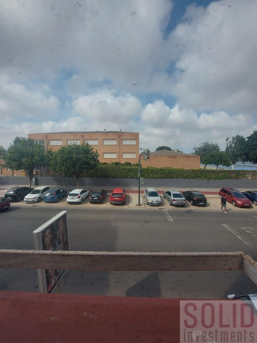 4 slaapkamer Flat te koop in Sedavi - € 180.000 (Ref: 9958848)