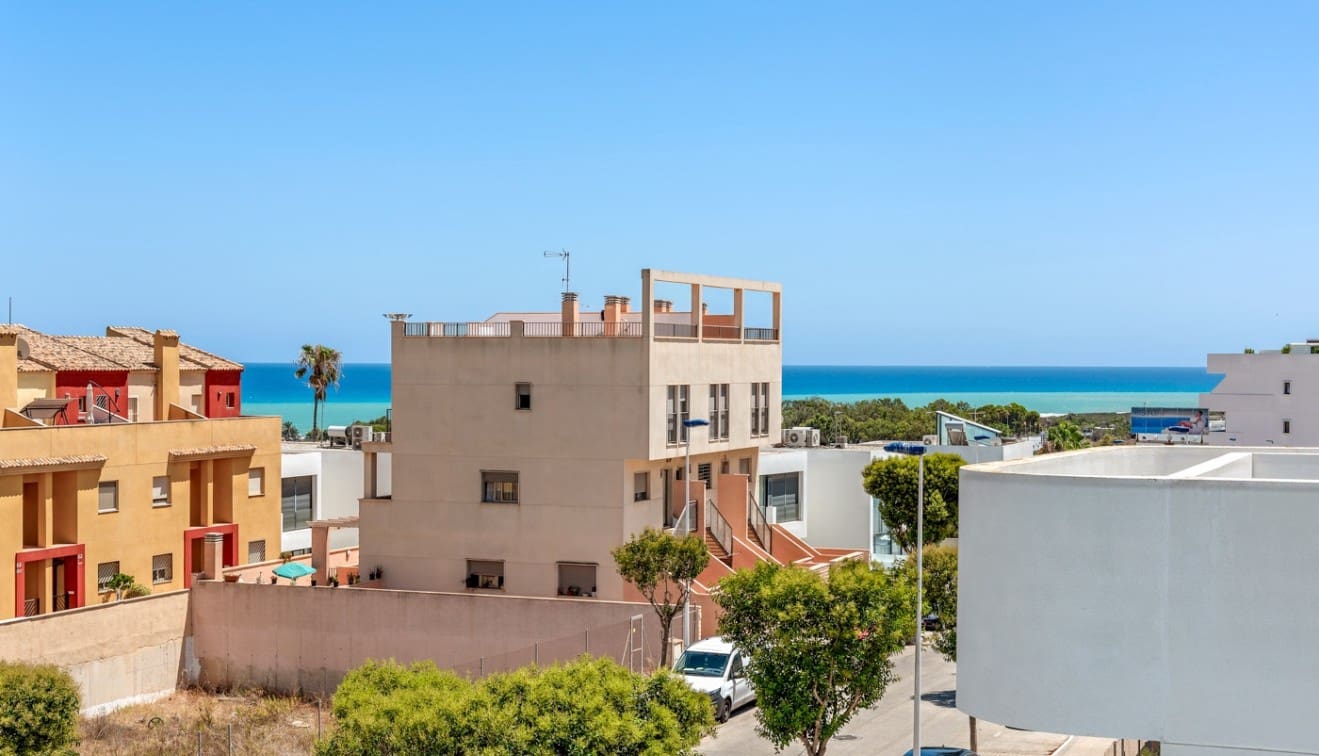 4 soverom Villa til salgs i Guardamar del Segura med svømmebasseng - € 1 250 000 (Ref: 10001342)