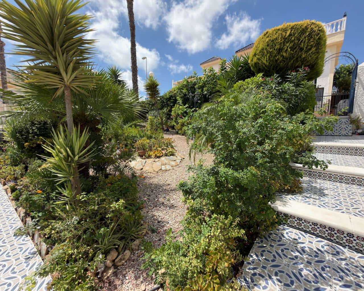 Chalet de 3 habitaciones en Ciudad Quesada en venta con piscina - 285.000 € (Ref: 10005924)