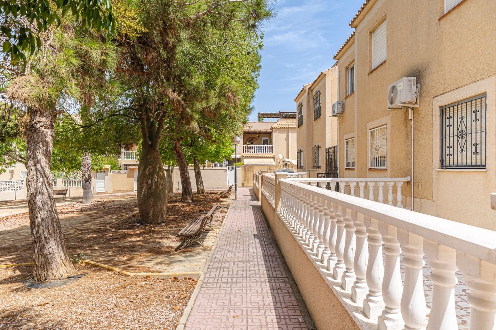 2 quarto Apartamento para venda em Torrevieja com piscina - 129 000 € (Ref: 10006804)