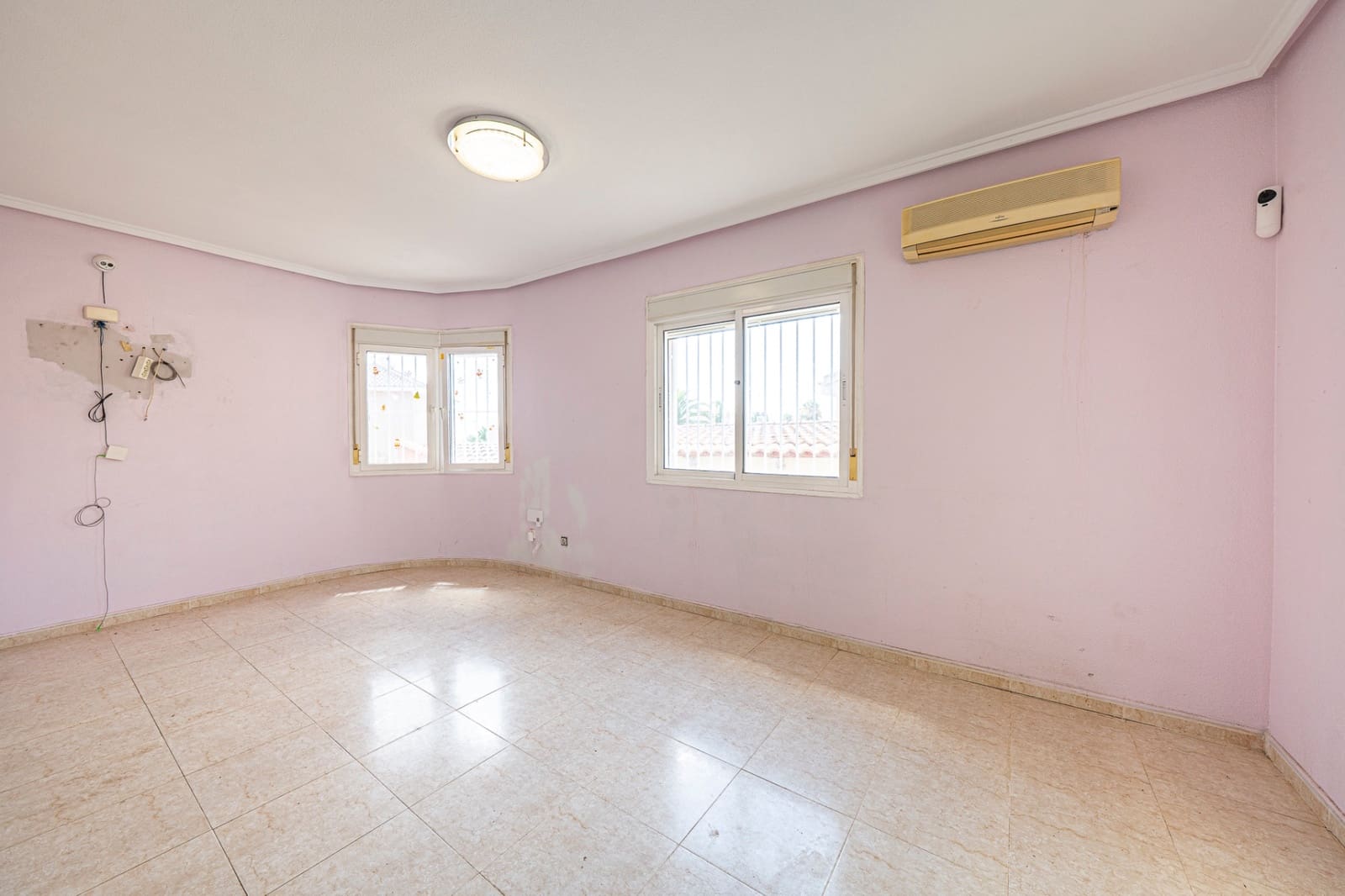 3 bedroom Villa for sale in Ciudad Quesada with pool - € 399,000 (Ref: 10014138)