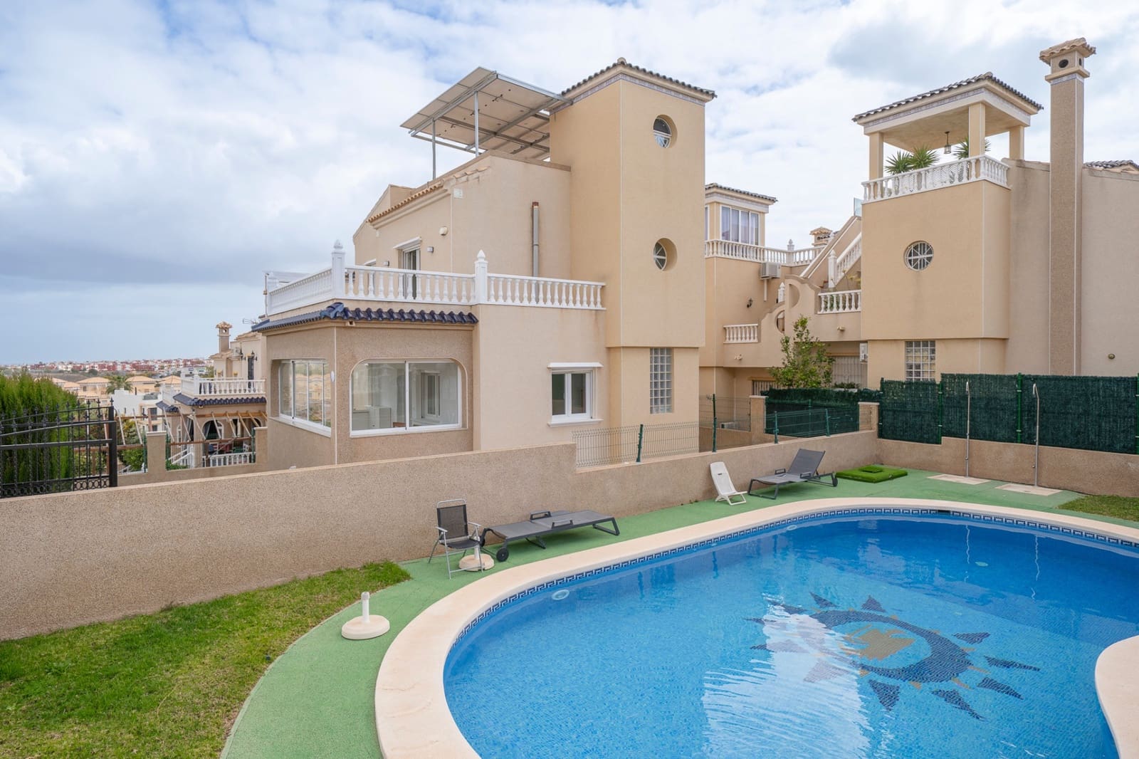 4 soverom Villa til salgs i Villamartin med svømmebasseng - € 460 000 (Ref: 10014275)