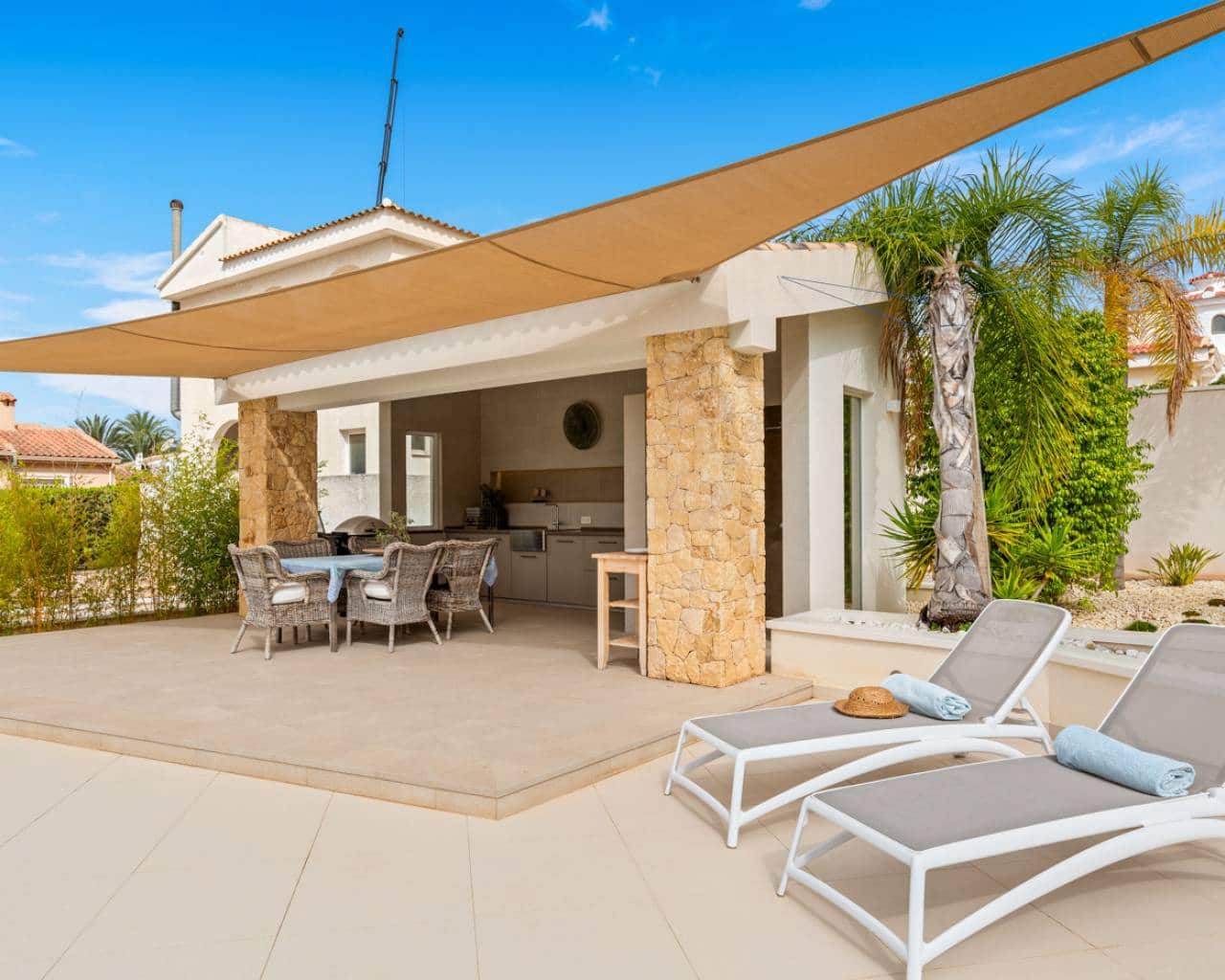 4 sovrum Villa till salu i Ciudad Quesada med pool garage - 1 499 999 € (Ref: 10016680)