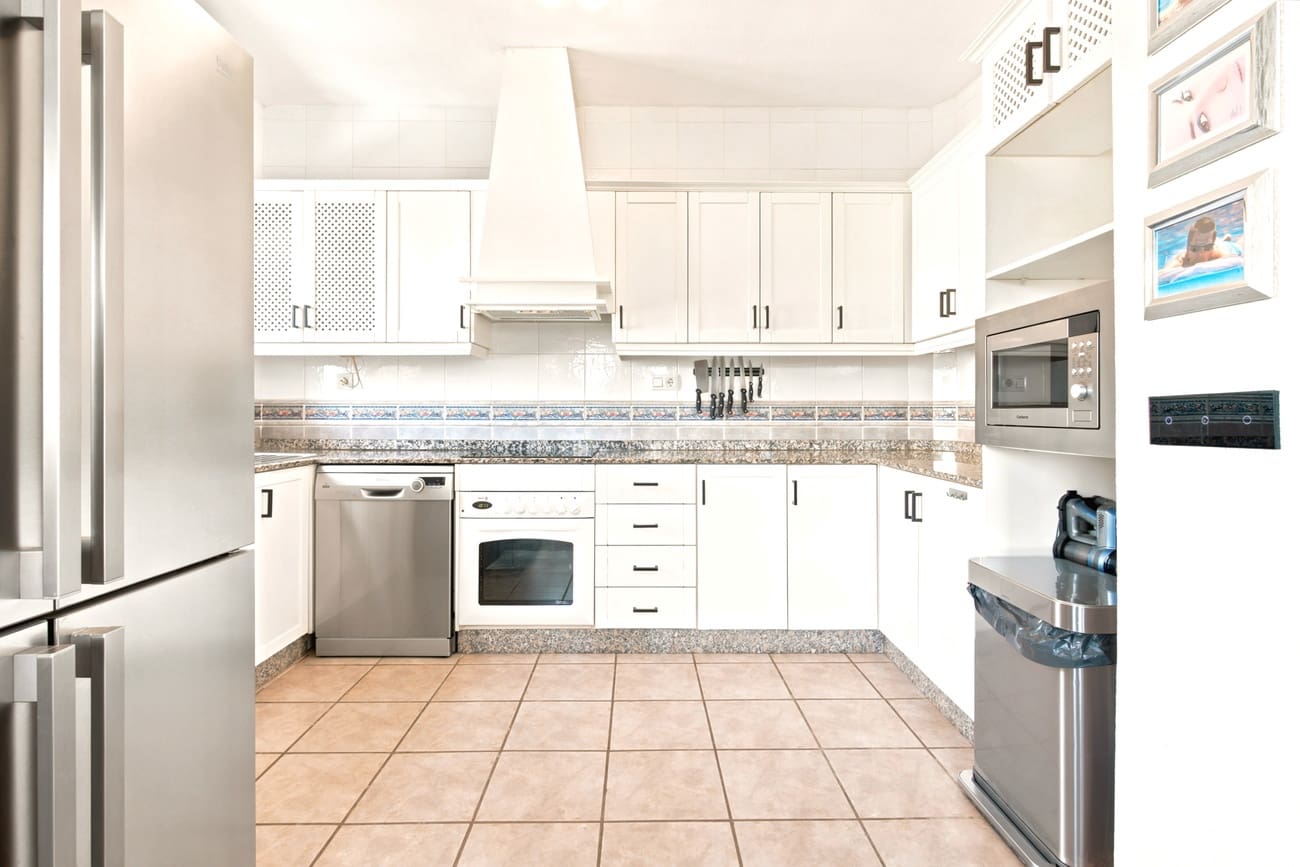 4 makuuhuone Huvila myytävänä paikassa Ciudad Quesada mukana uima-altaan - 480 000 € (Ref: 10019542)