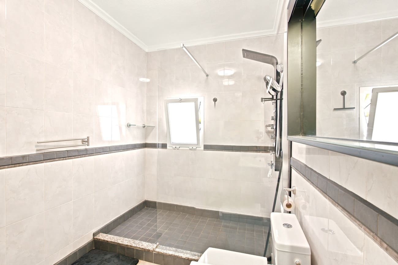 4 makuuhuone Huvila myytävänä paikassa Ciudad Quesada mukana uima-altaan - 480 000 € (Ref: 10019542)