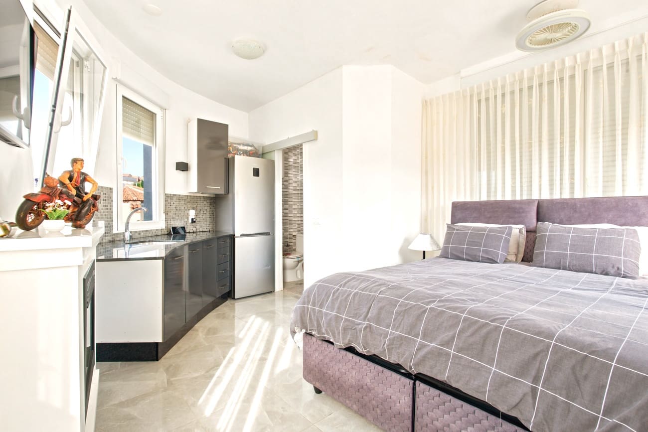 4 makuuhuone Huvila myytävänä paikassa Ciudad Quesada mukana uima-altaan - 480 000 € (Ref: 10019542)