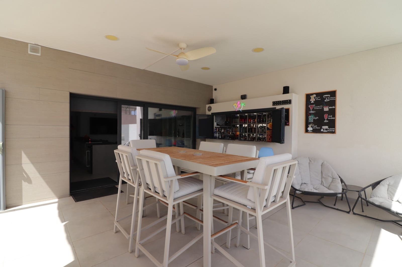 4 bedroom Villa for sale in Benijofar with pool garage - € 795,000 (Ref: 10021395)