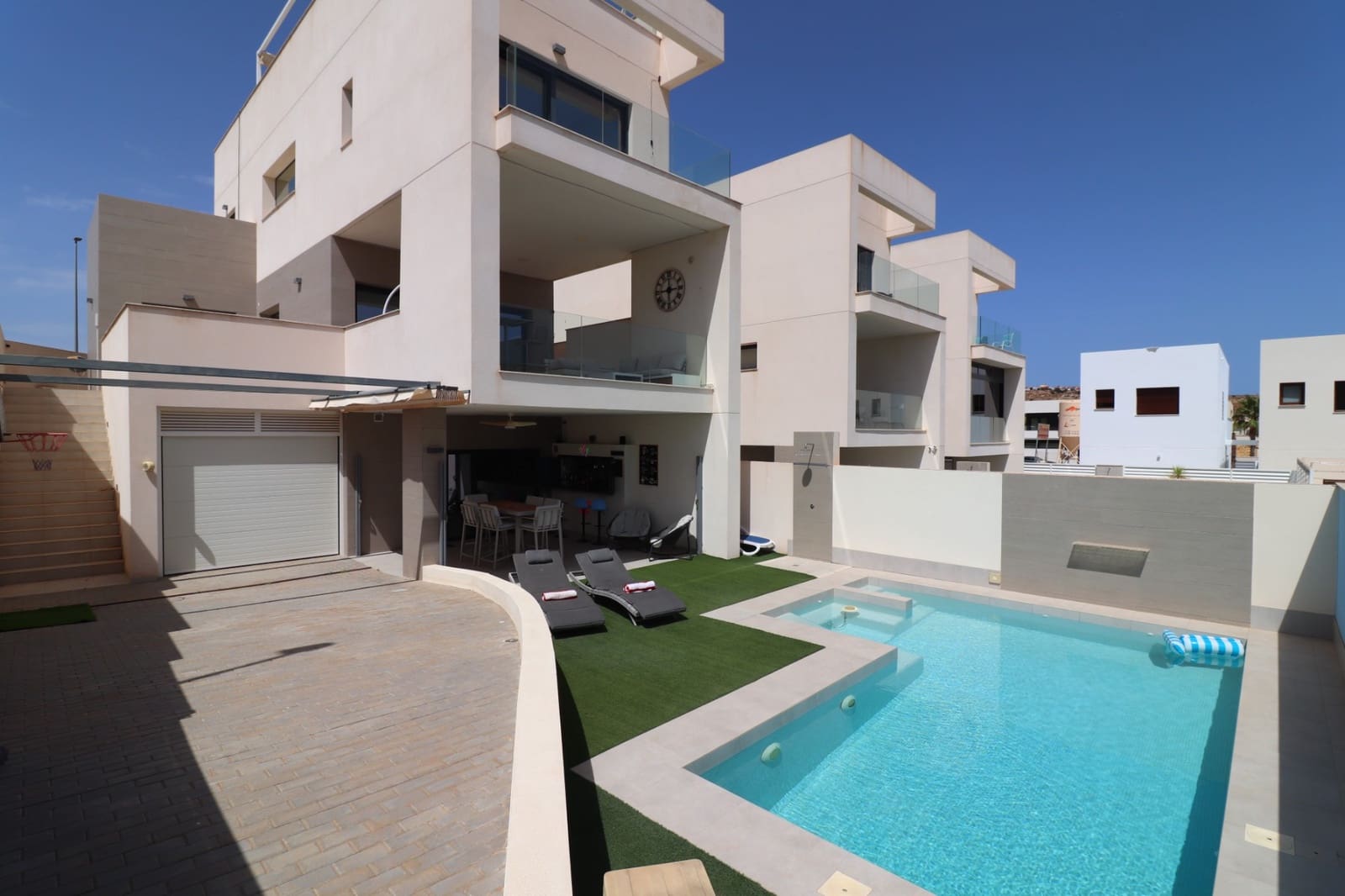 4 bedroom Villa for sale in Benijofar with pool garage - € 795,000 (Ref: 10021395)