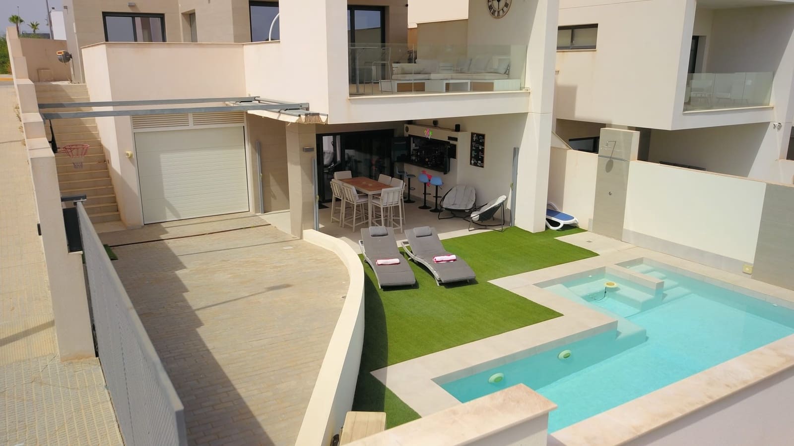 4 bedroom Villa for sale in Benijofar with pool garage - € 795,000 (Ref: 10021395)